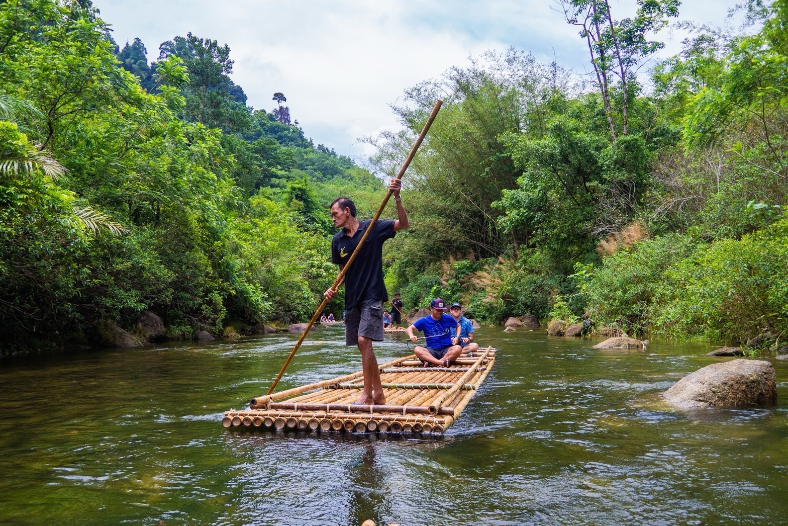 Entspanntes Bambus-Rafting in Khao Lak