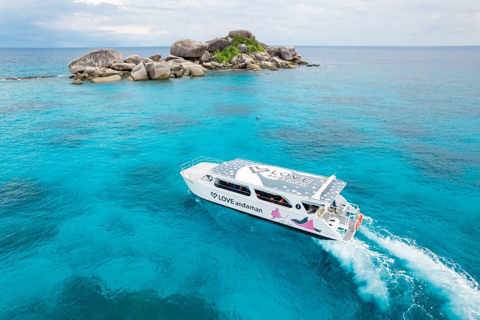Mit dem Katamaran zu den Similan-Inseln